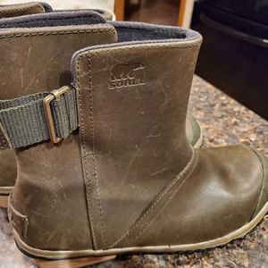 Sorel rain boot